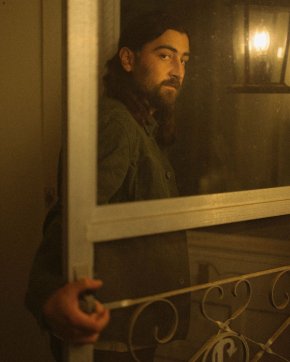 Noah Kahan ซูเปอร์สตาร์โฟล์คป็อป กลับมาพร้อมเพลงใหม่ "The Great Divide" ถูกใจคอเพลงนุ่มลึก ที่คิดถึงเสียงร้องเต็มอารมณ์ และเสียงกีตาร์เพราะๆ