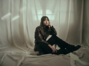 'Dena Euprasert'  ถ่ายทอดความทรงจำของความรัก ผ่านเพลง "ภาพสุดท้าย" ที่อยากให้ทุกคนสัมผัส ในสไตล์ป็อปร็อกสุดอบอุ่น!