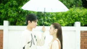 'Prim (ปริม)'  ส่งเพลงใหม่ "ร่มคันนั้น (Crush on you)" สดใสสุดละมุน ได้พระเอกหนุ่ม 'ก้าวหน้า' เติมความชุ่มฉ่ำให้หัวใจในเอ็มวี