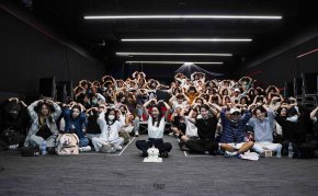 'เอนจอย ธิดารัตน์' ร่วมกับแฟนคลับจัด The Birthday Art Gallery ภายใต้คอนเซ็ปต์ THE CHAPTER OF YOU, A STORY OF US บอกเล่าเรื่องราวการเดินทางของตนเองผ่าน 5 Chapters พร้อมแบ่งปันความสุขในวันคล้ายวันเกิด