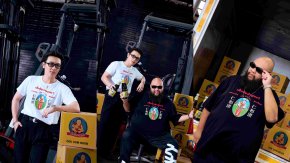 FAT & FURIOUS x เด็กสมบูรณ์ เมื่อแบรนด์เสื้อผ้าสตรีทแฟชั่น เจอกับซอสปรุงรสในตำนาน การคอลแลปสุดครีเอทจึงบังเกิด!