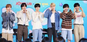 บูสต์บูสต์ไม่อ่อม! 'NCT WISH' ชวน 'N-Citizen' มาไขรหัสลับแห่งความสุข ให้ใจ 'poppop' (ป็อปป็อป) ไปด้วยกัน ในงานแถลงข่าว "2025 NCT WISH ASIA TOUR LOG in BANGKOK"
