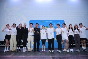 ขยับร่างกาย ขยับความคิด! 'Hollywood Thailand' จับมือ 'Thairath Plus' ชวนเหล่านักแสดง ร่วมเต้นแอโรบิกก่อนปูเสื่อดูหนังกลางแปลงในงาน "ขยับไปกับหนัง"
