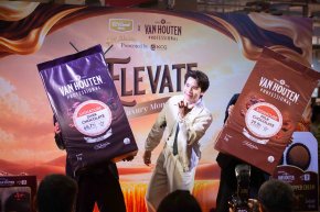 ฟินระดับลัคชูรี่! 'จิมมี่-จิตรพล' เสิร์ฟโมเมนต์ความสุขกลางสยามให้ด้อมไทนี่ ในกิจกรรมสุดเอ็กซ์คลูซีฟ "ELEVATE YOUR LUXURY MOMENT" โดย KCG X 7-Eleven