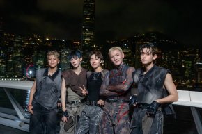 'PERSES' ขนเซอร์ไพรส์โชว์พิเศษ "ห้ามขยับจับนะ (FREEZE)" ระเบิดความสนุกกลาง 'ฮ่องกง' ในรายการ "Thailand Music Countdown"