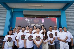 'บั้งไฟ ฟิล์ม' บวงสรวงหนังใหม่ "เสือหอน มังกรหาว" รวมพลตลกคาเฟ่ระดับตำนาน 'หม่ำ-จตุรงค์-โน้ต-เป็ด-นุ้ย' 