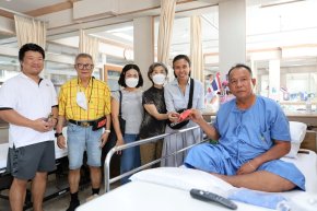 คุณนภพรรณ จงเลิศจรรยา และครอบครัว เยี่ยมบำรุงขวัญทหารผ่านศึกที่พักรักษาตัว ณ รพ.ผศ.