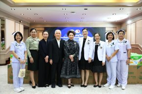 คุณประวิทย์ และคุณอรัญญา มาลีนนท์ เข้าเยี่ยมบำรุงขวัญทหารผ่านศึกที่ได้รับบาดเจ็บจากการปฏิบัติหน้าที่ 