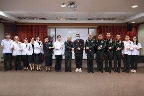 ผู้อำนวยการองค์การสงเคราะห์ทหารผ่านศึก เป็นประธานในพิธีมอบแขนเทียมไฟฟ้าระดับเหนือศอก จำนวน 1 ข้าง ให้แก่ จ่าสิบตรี ชัยศิลป์ รักชาติ 