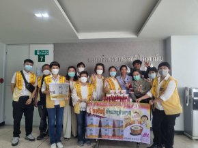 คณะบุคคลจากมูลนิธิส่งเสริมพุทธศาสนาเพื่อสังคม เข้าเยี่ยมบำรุงขวัญพร้อมจัดเลี้ยงอาหารกลางวัน และน้ำสมุนไพรแก่ทหารผ่านศึก