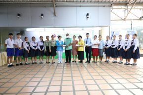 คณะครูและนักเรียน โรงเรียนลาซาล เยี่ยมมอบเงินบำรุงขวัญ
