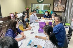 ตรวจเยี่ยมนักเรียนรุ่นเรียนฟรีสาขาการดูแลผู้สูงอายุ 