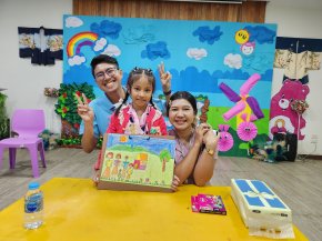 น้องนลินได้รับรางวัลเหรียญเงินระดับจังหวัดแข่งขันวาดภาพระบายสีด้วยสีเทียน