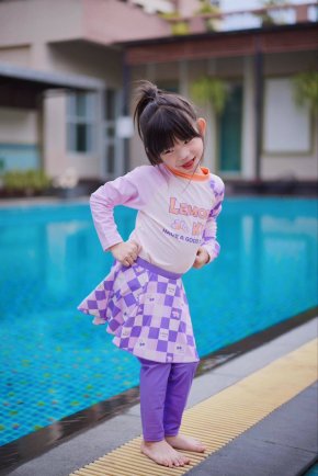 ชุดว่ายน้ำเด็กกันยูวี แบรนด์ Lemonkid มีชุดว่ายน้ำและหมวก