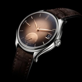 H. MOSER & CIE. Endeavour Perpetual Calendar Smoked Salmon
