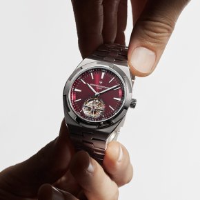 VACHERON CONSTANTIN Overseas
