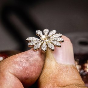 JACOB & CO. AND G-DRAGON Peaceminusone