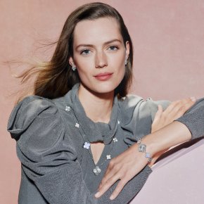 VAN CLEEF & ARPELS Alhambra