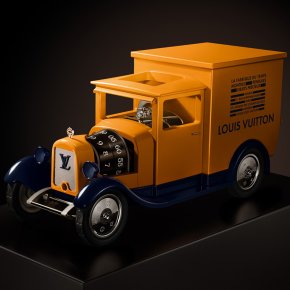 LOUIS VUITTON Camionnette 