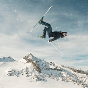 RICHARD MILLE x ARTHUR DE VILLAUCOURT RM 67-02 Automatic Extra Flat