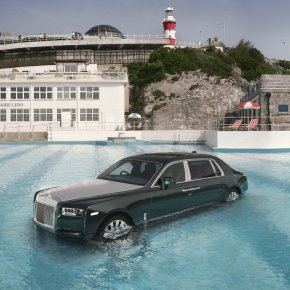 ROLLS-ROYCE Phantom 