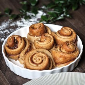 VEGAN CINNAMON ROLL