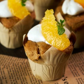 LOW-FAT YOGURT MUFFIN