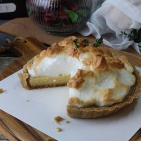 LOW-FAT LEMON MERINGUE PIE 