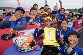 อนุภาพ งัดฟอร์มเก่ง ! แซงดุเข้าวินเรซแรก ซูเปอร์สปอร์ต กฤตภัทร บู๊แหลกซิวท็อป 4 เอเชียโร้ด เรซซิ่ง ที่ โมเตกิ
