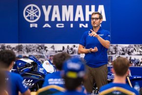 ดาวรุ่งไทยยามาฮ่า อาร์ตี้ธนกฤต ประทุมทอง เช็คอิน YAMAHA BLU CRU Master Camp 2025 ต้อนรับโดยโมโตจีพี & WorldSBK Rider