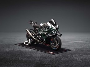 BMW M 1000 RR Limited Edition Isle of Man TT | เมื่อสนามแข่งเก่าแก่ที่สุดแห่งหนึ่งของโลก ถูกถ่ายทอดลงบนมอเตอร์ไซค์ M เพียง 115 คัน