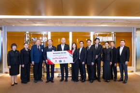 มิตซูบิชิ มอเตอร์ส ประเทศไทย ผนึกกำลัง สภากาชาดไทย และ ช่อง 3  ส่ง มิตซูบิชิ ไทรทัน 10 คัน เสริมทัพปฏิบัติการช่วยเหลือผู้ประสบน้ำท่วมหาดใหญ่ ภายใต้โครงการ รวมน้ำใจ ช่วยภัยน้ำท่วม มอบส่วนลด 30% ค่าอะไหล่ ค่าแรง และค่าเคมีภัณฑ์ พร้อมบริการตรวจเช็กสภาพรถฟรี