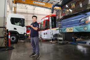 สแกนเนีย เผยหัวใจบริการหลังการขายระดับโลก พัฒนาทักษะทีมช่าง มาตรฐานเดียวกับบริษัทแม่จากสวีเดน   พร้อมล่าสุดจัดการแข่งขัน  Scania Top Team Thailand 2025   ค้นหาสุดยอดทีมช่างไทยสู้ศึกการแข่งขันเวทีนานาชาติ