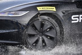 ดันลอป เปิดตัวยางรุ่นล่าสุด SPORT MAXX LUX ชูเทคโนโลยีรองรับรถ EV และสันดาป พร้อมทดสอบสมรรถนะจริง ณ IMPACT Speed Park