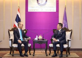 นิสสันเข้าพบรัฐมนตรีว่าการกระทรวงอุตสาหกรรม  หารือทิศทางอนาคตอุตสาหกรรมยานยนต์ไทย