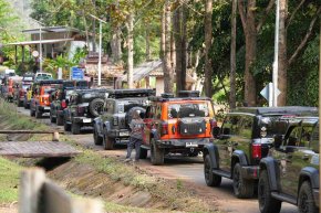 GWM (Thailand) จับมือเหล่า TANKERs สายลุย นำ GWM TANK 300 กว่า 26 คัน ผนึกกำลังจัดกิจกรรม แสงสว่าง ณ กลางป่า ส่งต่อระบบโซลาร์เซลล์  ณ โรงเรียนบ้านจอซิเดอเหนือ จังหวัดแม่ฮ่องสอน