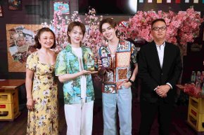 เซอร์ไพรส์ ! ซี-นุนิว บุกรายการ เมาท์กับคิ้ม เสิร์ฟโมเมนต์สุดฟิน  มอนดามิน ประกาศข่าวใหญ่สุดปัง นั่งแท่นพรีเซนเตอร์คู่ปีที่ 3