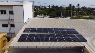 งานติดตั้งโซล่าเซลล์ บริษัท หนองแขวะค้าวัสดุ จำกัด 10Kw