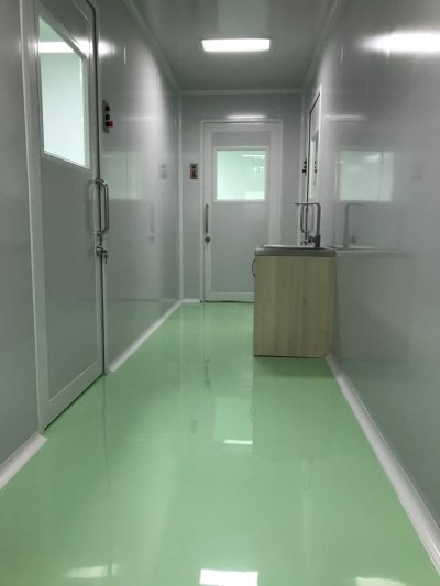 ห้องผสมยาเคมีบำบัด ชั้น 5 ที่โรงพยาบาลธรรมศาสตร์เฉลิมพระเกียรติ 