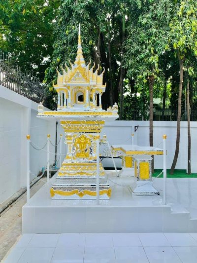 ศาลพระภูมิและศาลเจ้าที่ติดกระจก S43XT