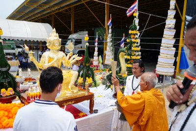 จันทบุรี : ชุดศาลพระพรหม ศาลพระภูมิ ศาลเจ้าที่ ติดกระจกเต็ม กระจกนอกพิเศษอย่างดี