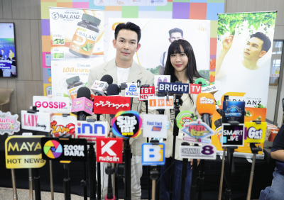 ดร.อั้ม อธิชาติ และ วีเจจ๋า ณัฐฐาวีรนุช ในงาน ”Good Health Great Heart — เฮลธ์ตี้ทั้งตัว หัวใจแฮปปี้” 