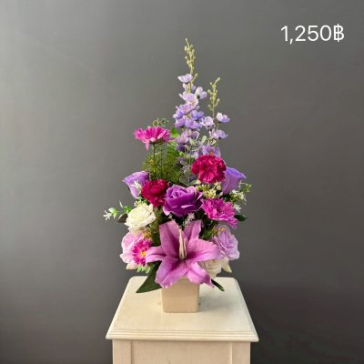 แจกันดอกไม้ประดิษฐ์