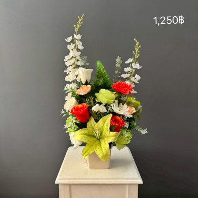 แจกันดอกไม้ประดิษฐ์