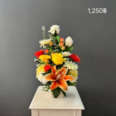 แจกันดอกไม้ประดิษฐ์