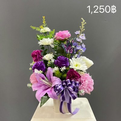 แจกันดอกไม้ประดิษฐ์