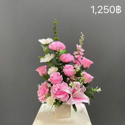 แจกันดอกไม้ประดิษฐ์