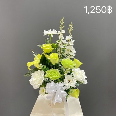 แจกันดอกไม้ประดิษฐ์