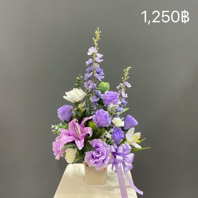 แจกันดอกไม้ประดิษฐ์