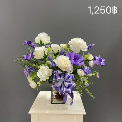 แจกันดอกไม้ประดิษฐ์